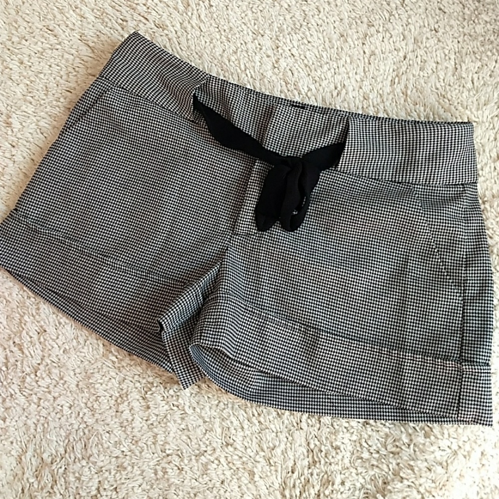 🌶️EUC Houndstooth Pattern Shorts